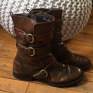 Short brown boots